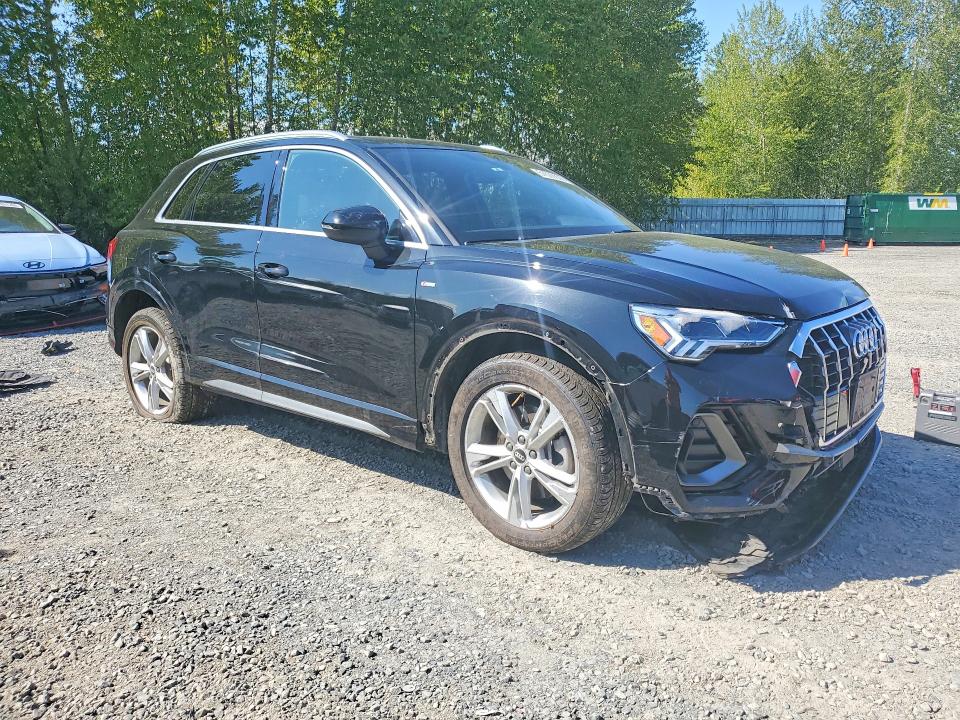 51588836 :رقم المزاد ، WA1EECF36M1076763 vin ، 2021 Audi Q3 مزاد بيع