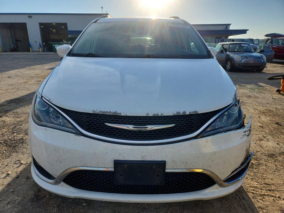 50892366 :رقم المزاد ، 2C4RC1BG8HR613113 vin ، 2017 Chrysler Pacifica مزاد بيع