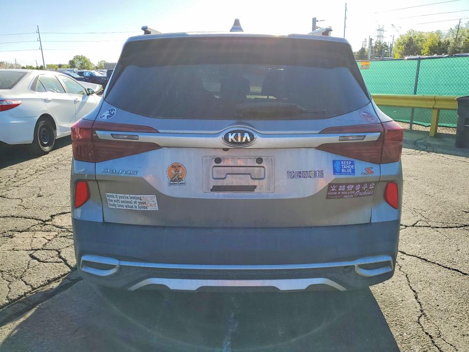 49674686 :رقم المزاد ، KNDEU2AA2M7175005 vin ، 2021 Kia Seltos مزاد بيع