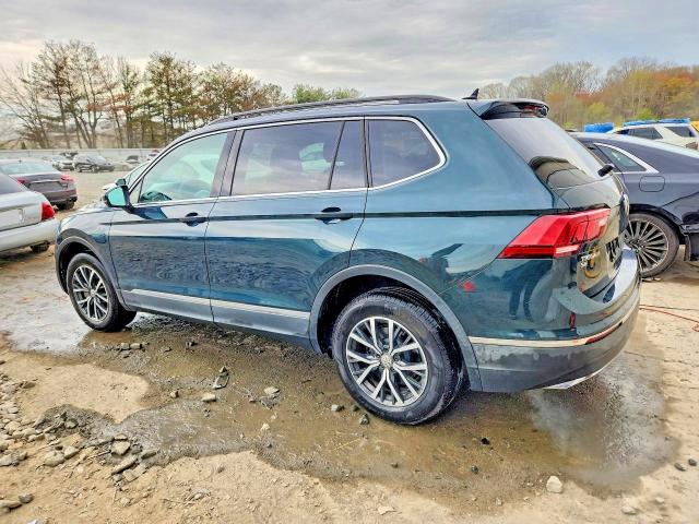 Продаж на аукціоні авто 2018 Volkswagen Tiguan, vin: 3VV2B7AX7JM200767, номер лоту: 49771056