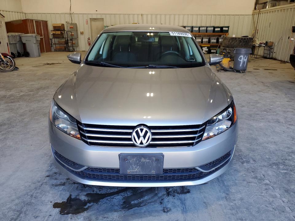 51189936 :رقم المزاد ، 1VWBP7A36CC048317 vin ، 2012 Volkswagen Passat مزاد بيع