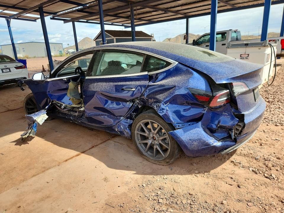 49399166 :رقم المزاد ، 5YJ3E1EAXLF705917 vin ، 2020 Tesla Model 3 مزاد بيع