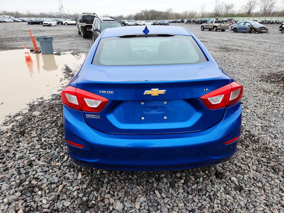 48611026 :رقم المزاد ، 1G1BE5SMXH7199156 vin ، 2017 Chevrolet Cruze مزاد بيع