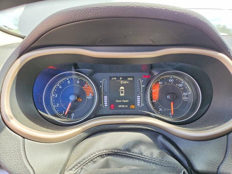 50143136 :رقم المزاد ، 1C4PJMCS8HW568375 vin ، 2017 Jeep Cherokee مزاد بيع