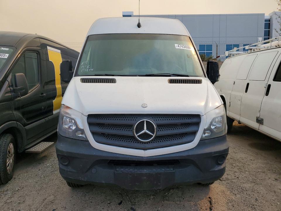 Продажа на аукционе авто 2015 Mercedes Benz Sprinter, vin: WD3PF4CC5FP131803, номер лота: 47436986