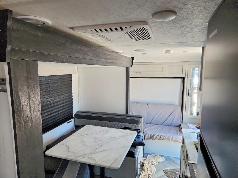 50436266 :رقم المزاد ، 5ZT2SMTB6NG073667 vin ، 2022 Salem Trailers مزاد بيع