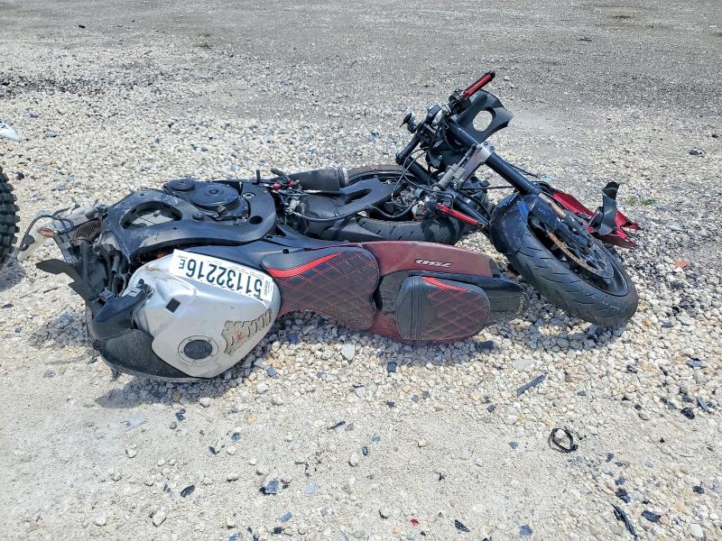51132216 :رقم المزاد ، JS1GR7KA762104494 vin ، 2006 Suzuki Gsx-r750 مزاد بيع