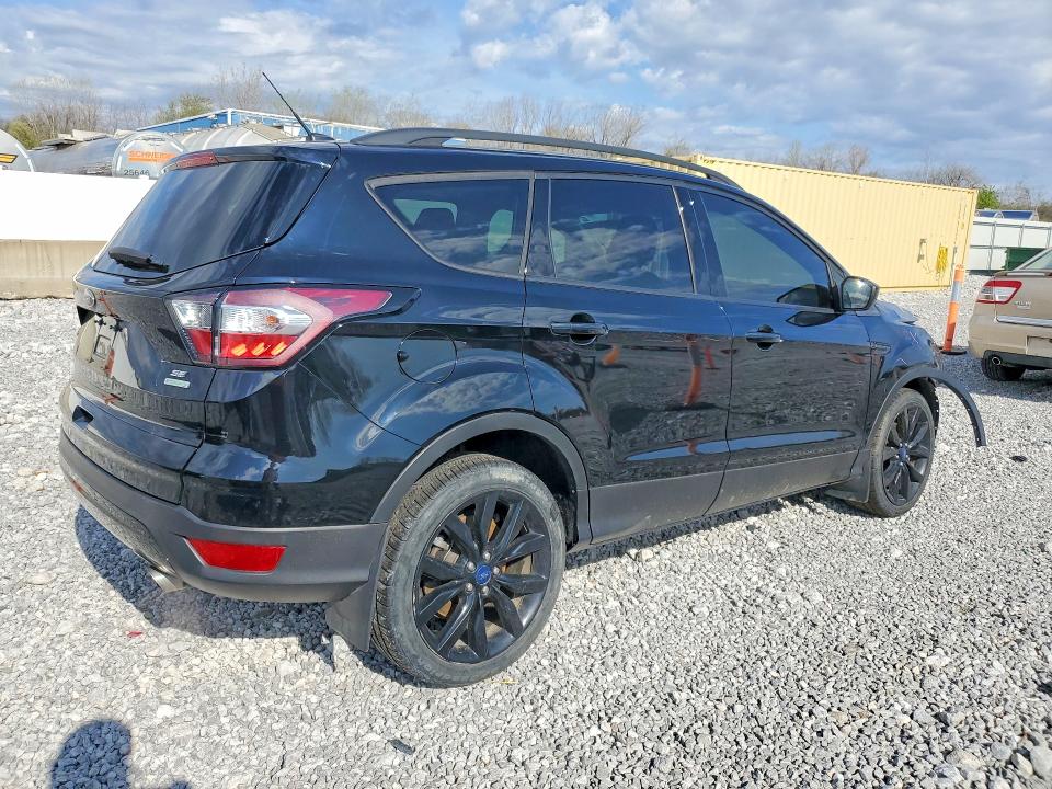 Продаж на аукціоні авто 2018 Ford Escape, vin: 1FMCU0GD0JUB67667, номер лоту: 49264136