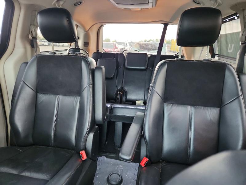 49724526 :رقم المزاد ، 2C4RC1GGXFR655692 vin ، 2015 Chrysler Town & Country مزاد بيع