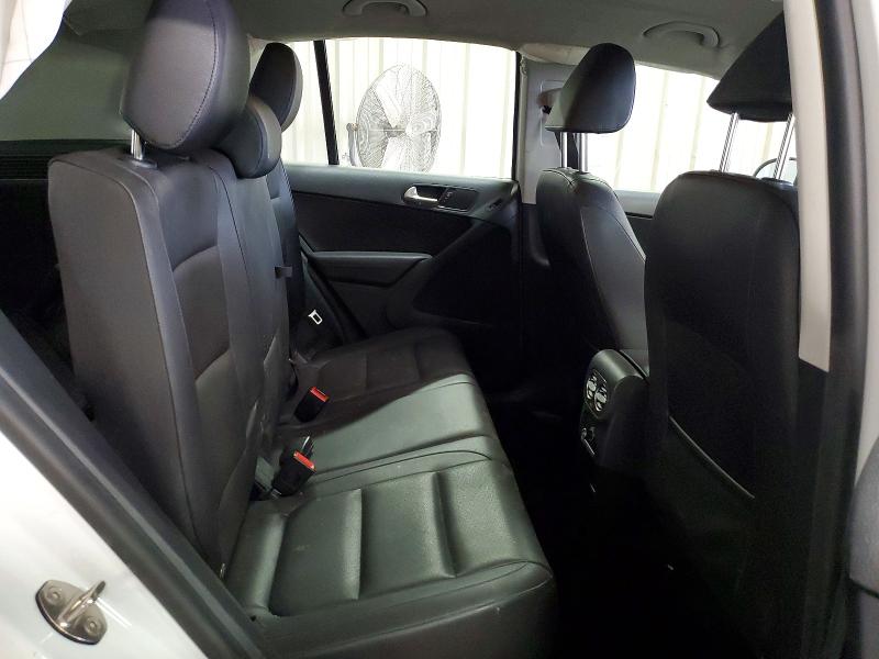 2017 Volkswagen Tiguan მანქანა იყიდება აუქციონზე, vin: WVGAV7AXXHK030418, აუქციონის ნომერი: 51453536
