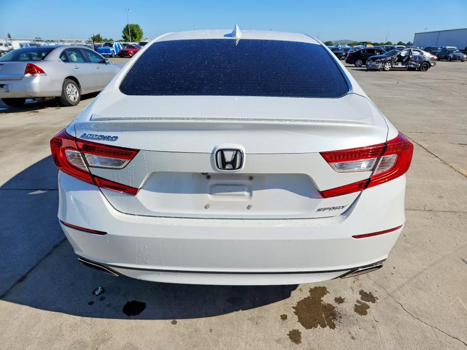 2018 Honda Accord მანქანა იყიდება აუქციონზე, vin: 1HGCV1F32JA120353, აუქციონის ნომერი: 51443446