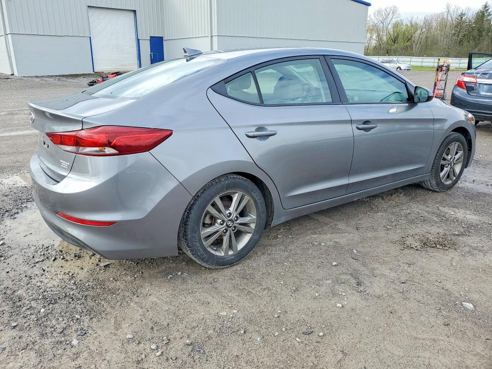 51424436 :رقم المزاد ، 5NPD84LF8JH320396 vin ، 2018 Hyundai Elantra مزاد بيع