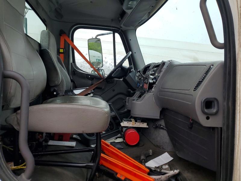 50617386 :رقم المزاد ، 1FUBC5CY2FHGK0773 vin ، 2015 Freightliner M2 مزاد بيع