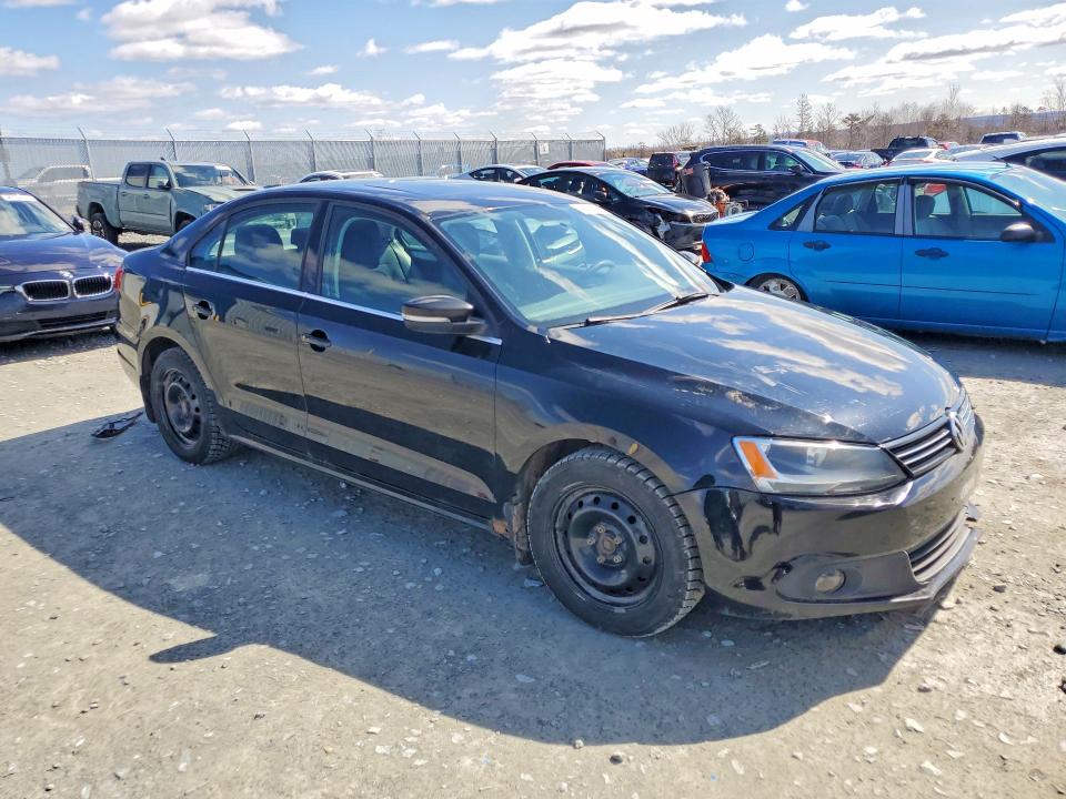 48589626 :رقم المزاد ، 3VWDL7AJ8EM377234 vin ، 2014 Volkswagen Jetta مزاد بيع