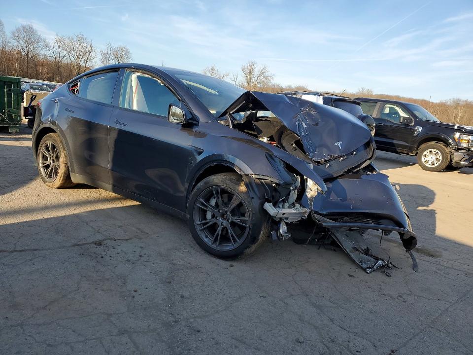 Продажа на аукционе авто 2024 Tesla Model Y, vin: 7SAYGDEE3RF200155, номер лота: 49213956