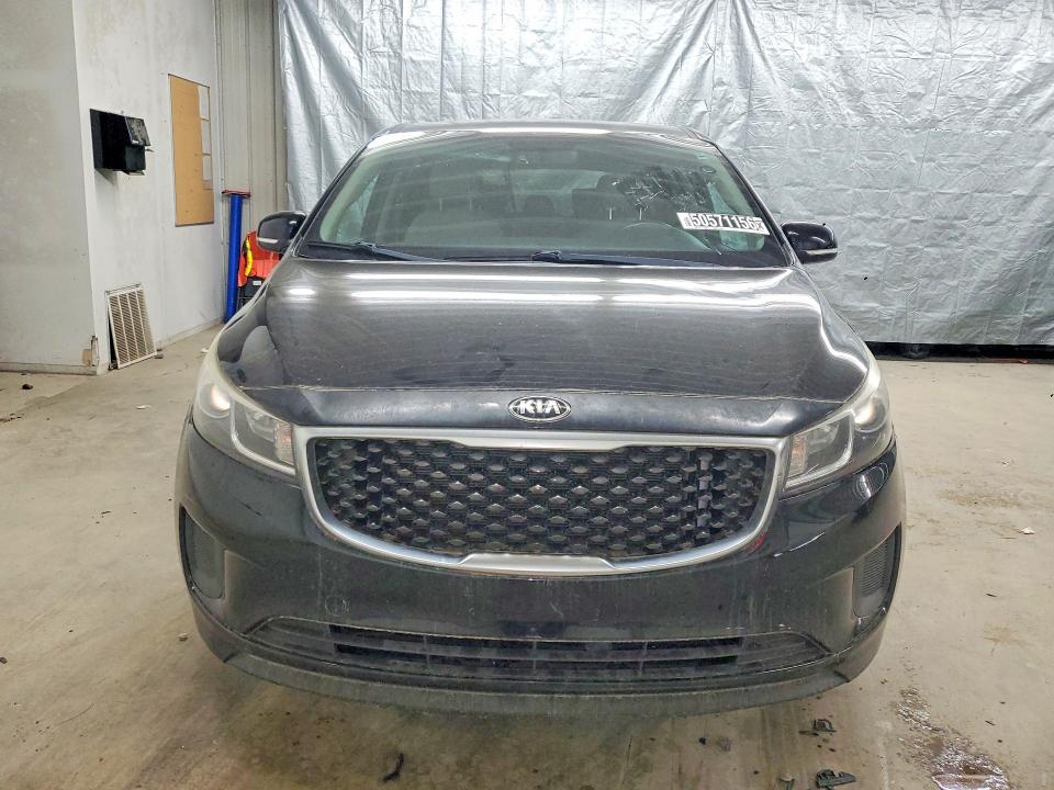 50571156 :رقم المزاد ، KNDMB5C1XH6217786 vin ، 2017 Kia Sedona مزاد بيع