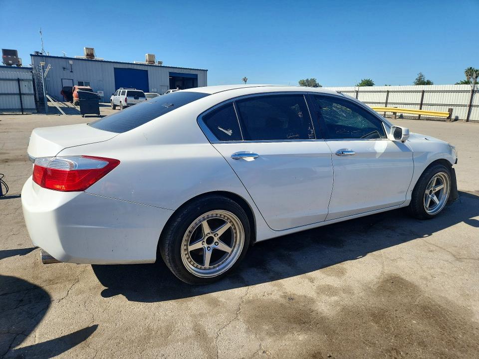 Продажа на аукционе авто 2015 Honda Accord, vin: 1HGCR2F73FA032772, номер лота: 50972826