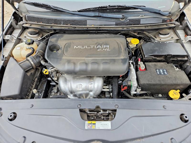 48479656 :رقم المزاد ، 1C3CCCBB9FN725911 vin ، 2015 Chrysler 200 مزاد بيع