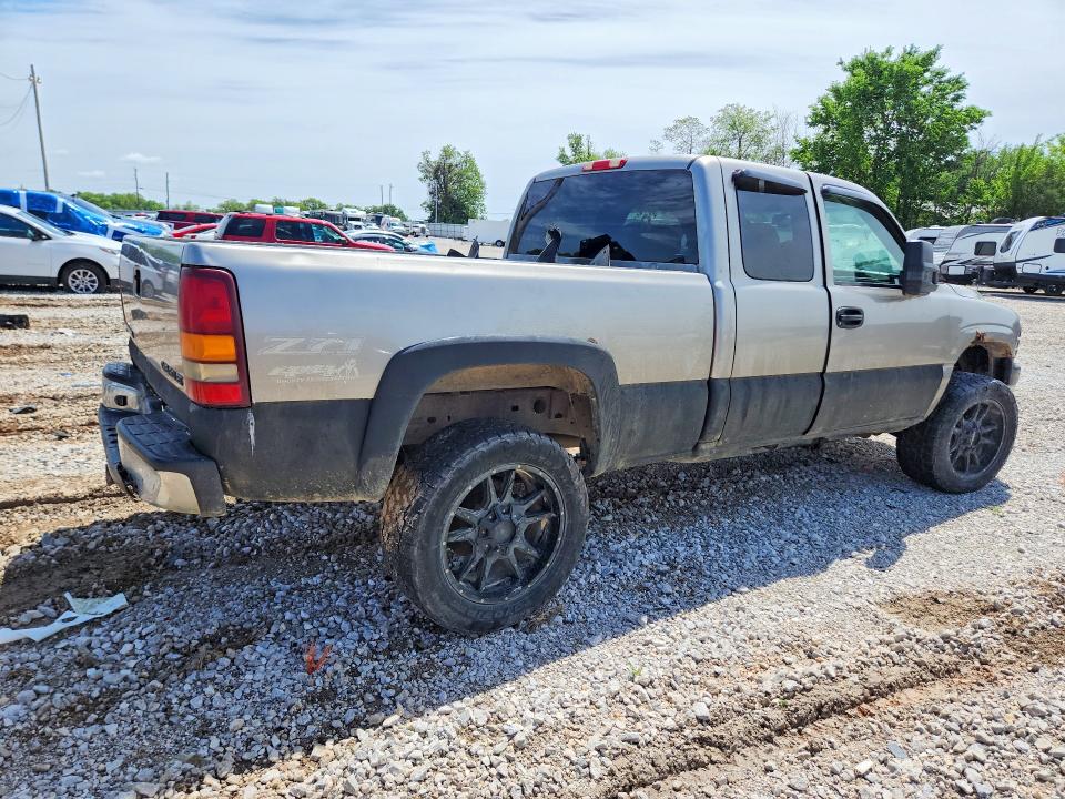 2002 Chevrolet Silverado მანქანა იყიდება აუქციონზე, vin: 1GCHK29U62E223518, აუქციონის ნომერი: 51455376