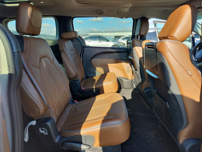 48930106 :رقم المزاد ، 2C4RC1GG8HR647688 vin ، 2017 Chrysler Pacifica مزاد بيع