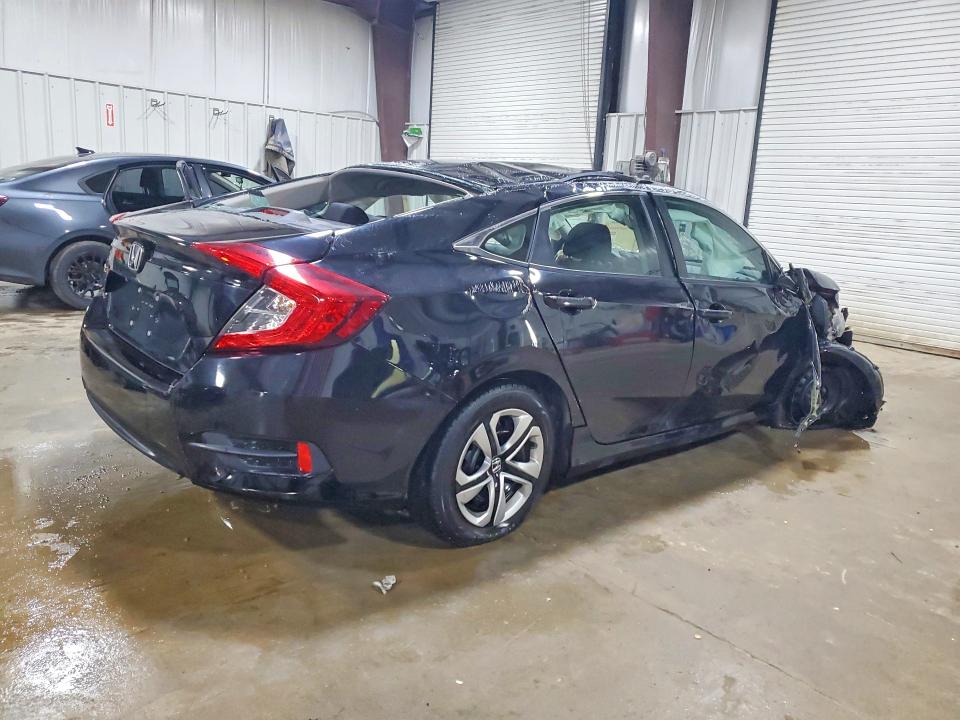 Продажа на аукционе авто 2018 Honda Civic, vin: 2HGFC2F51JH501526, номер лота: 48318346