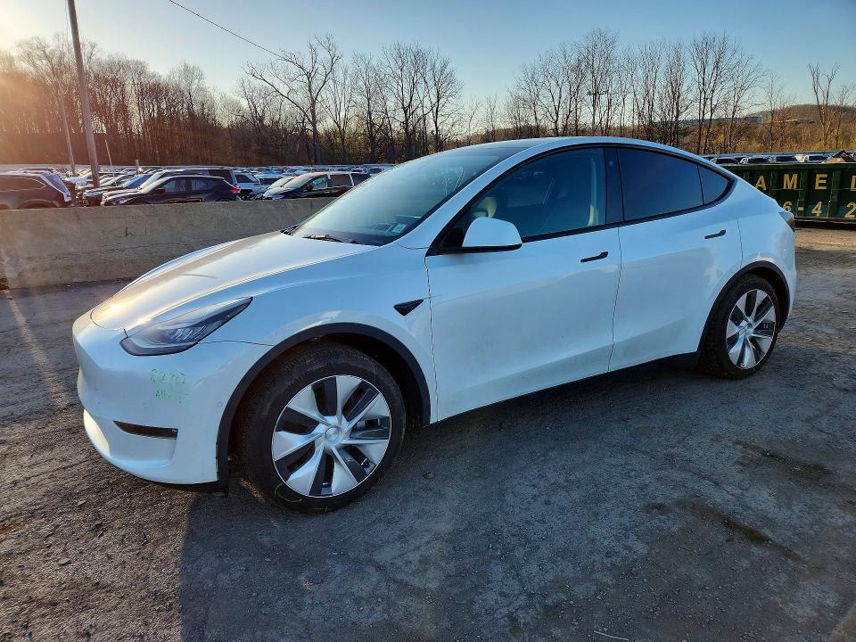 48339566 :رقم المزاد ، 5YJYGDEE0MF208770 vin ، 2021 Tesla Model Y مزاد بيع