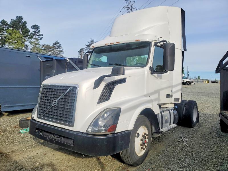 Продаж на аукціоні авто 2018 Volvo Vnl, vin: 4V4N39TG7JN988235, номер лоту: 46199826