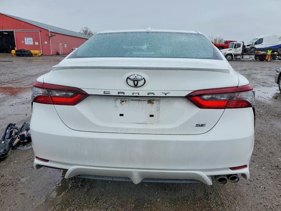 49213826 :رقم المزاد ، 4T1S11AK2NU625975 vin ، 2022 Toyota Camry مزاد بيع