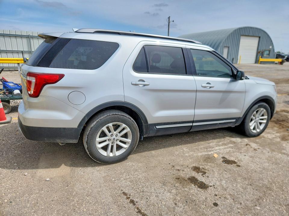 2017 Ford Explorer მანქანა იყიდება აუქციონზე, vin: 1FM5K7D87HGB63221, აუქციონის ნომერი: 45988236