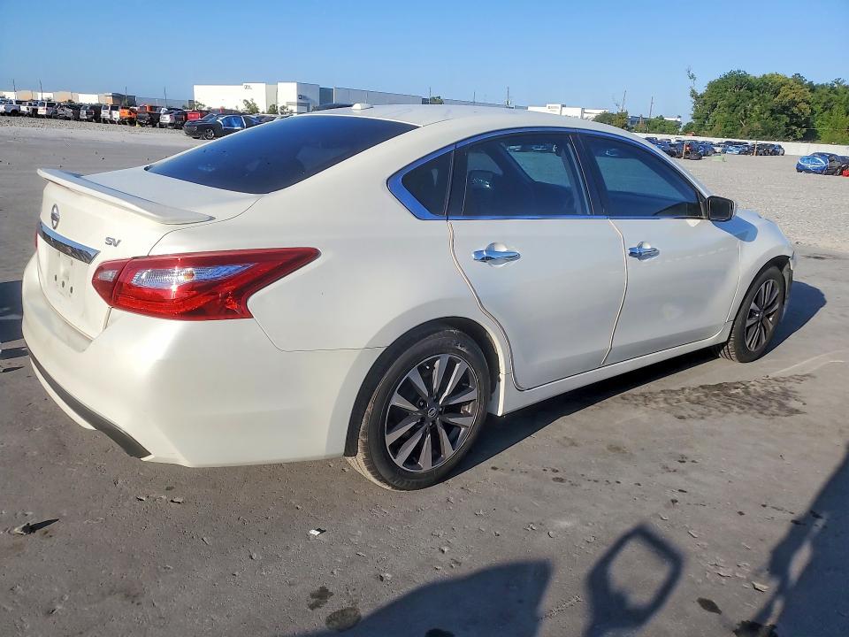 Продаж на аукціоні авто 2017 Nissan Altima, vin: 1N4AL3AP9HC194262, номер лоту: 49481366