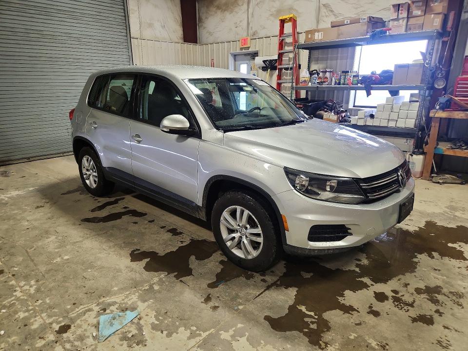 51138216 :رقم المزاد ، WVGBV3AX3EW547643 vin ، 2014 Volkswagen Tiguan مزاد بيع