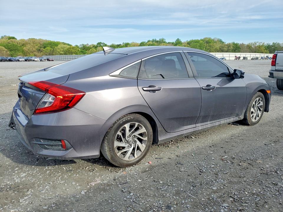 48681576 :رقم المزاد ، 2HGFC2F70JH536821 vin ، 2018 Honda Civic مزاد بيع