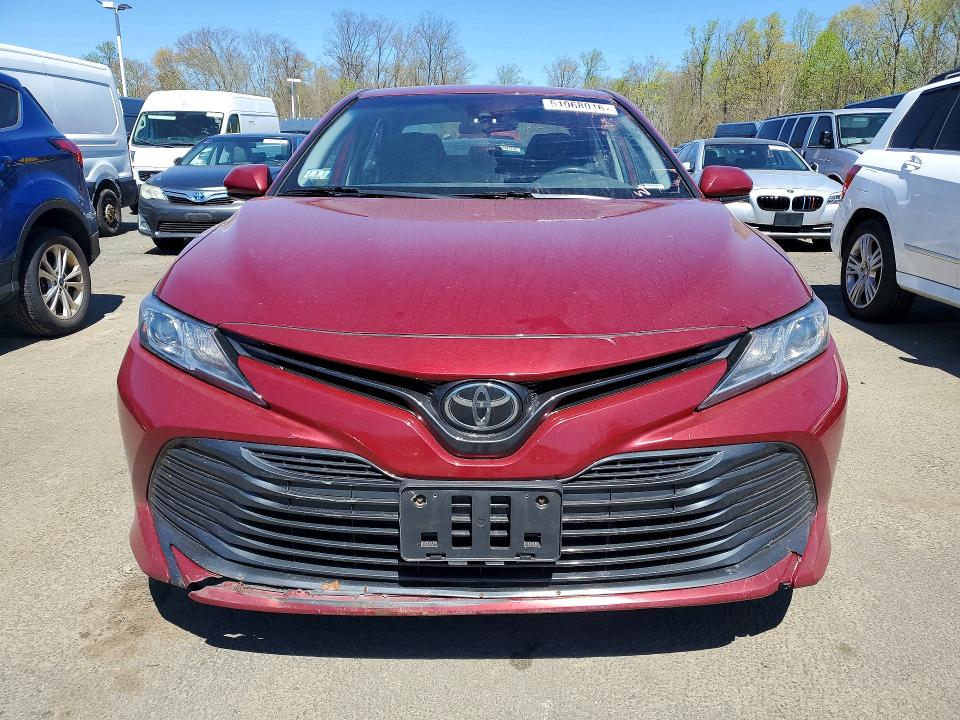 2020 Toyota Camry მანქანა იყიდება აუქციონზე, vin: 4T1C11AK6LU898631, აუქციონის ნომერი: 51068016
