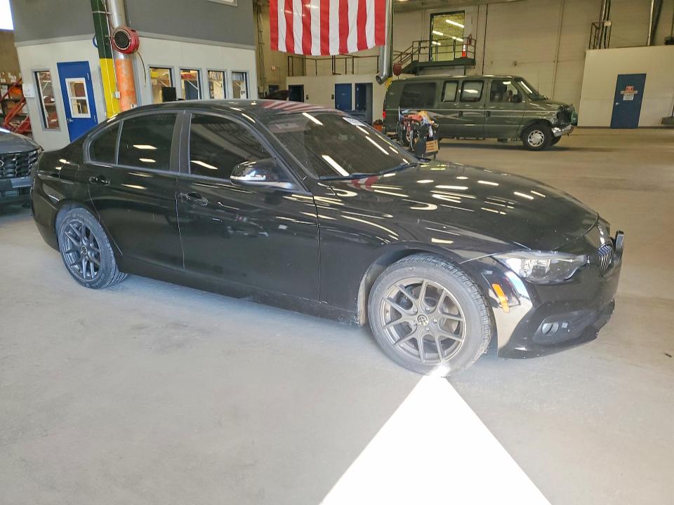 48058796 :رقم المزاد ، WBA8A9C54HK620231 vin ، 2017 Bmw 320 مزاد بيع