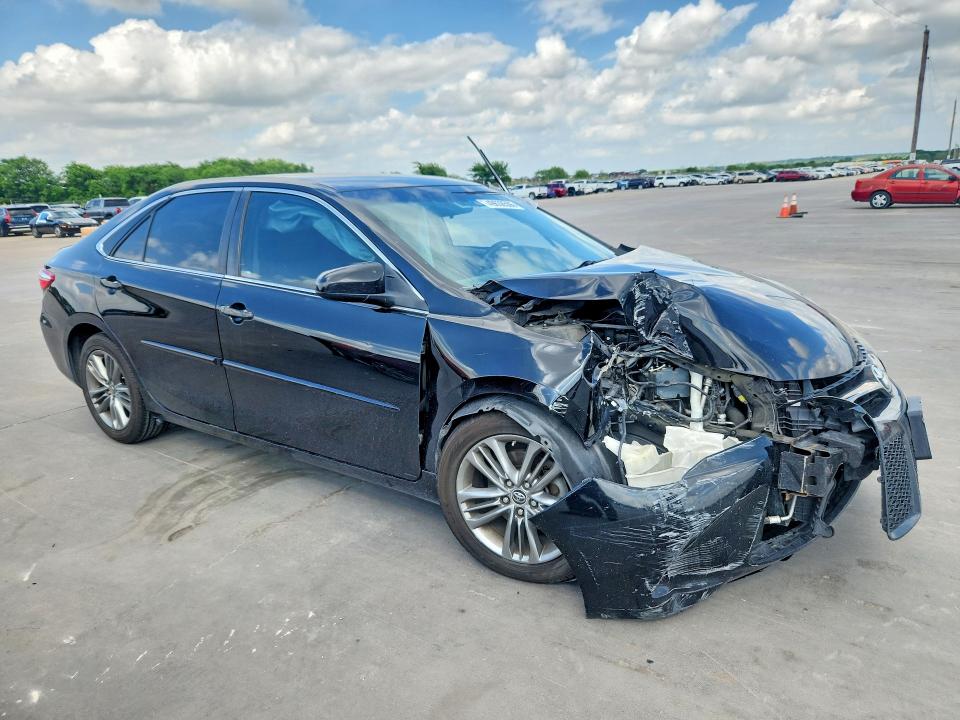 49638506 :رقم المزاد ، 4T1BF1FKXFU937831 vin ، 2015 Toyota Camry مزاد بيع