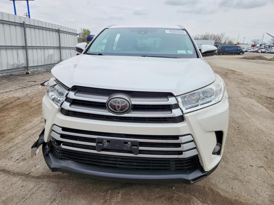 2018 Toyota Highlander მანქანა იყიდება აუქციონზე, vin: 5TDJZRFHXJS816028, აუქციონის ნომერი: 49889856