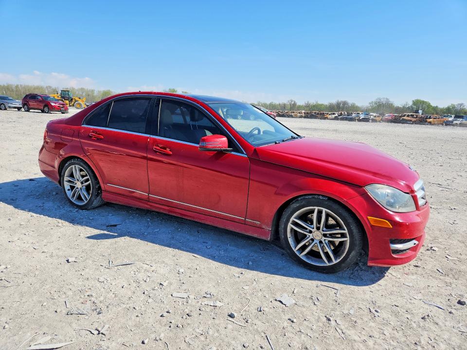 Продажа на аукционе авто 2013 Mercedes-benz C, vin: WDDGF8AB0DA885124, номер лота: 48774806