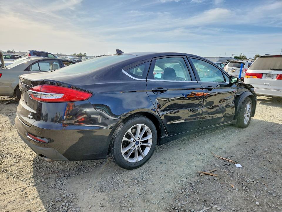 50622726 :رقم المزاد ، 3FA6P0HD2LR150845 vin ، 2020 Ford Fusion مزاد بيع