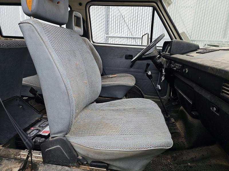 48935056 :رقم المزاد ، WV2YB0253LH036942 vin ، 1990 Volkswagen Vanagon مزاد بيع