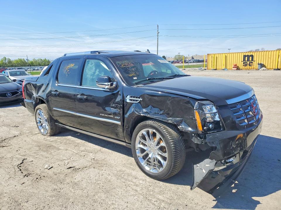 48906606 :رقم المزاد ، 3GYT4NEF4DG370195 vin ، 2013 Cadillac Escalade مزاد بيع