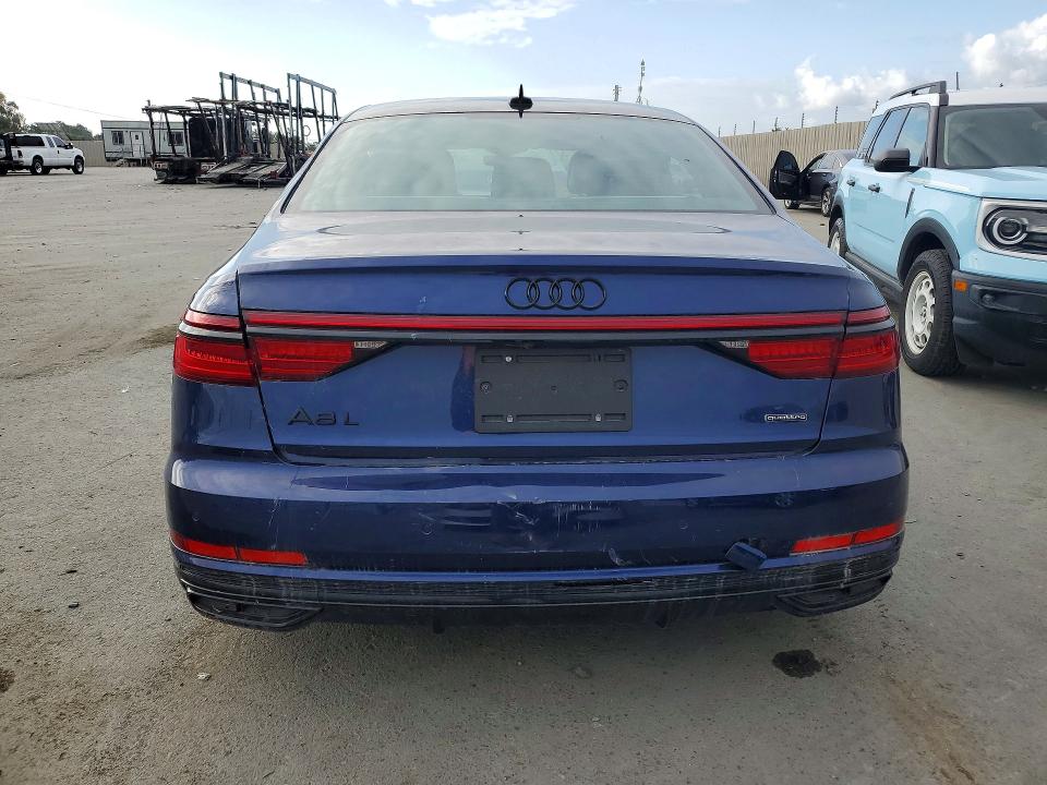 Продаж на аукціоні авто 2021 Audi A8, vin: WAU8EAF88MN013723, номер лоту: 51453386