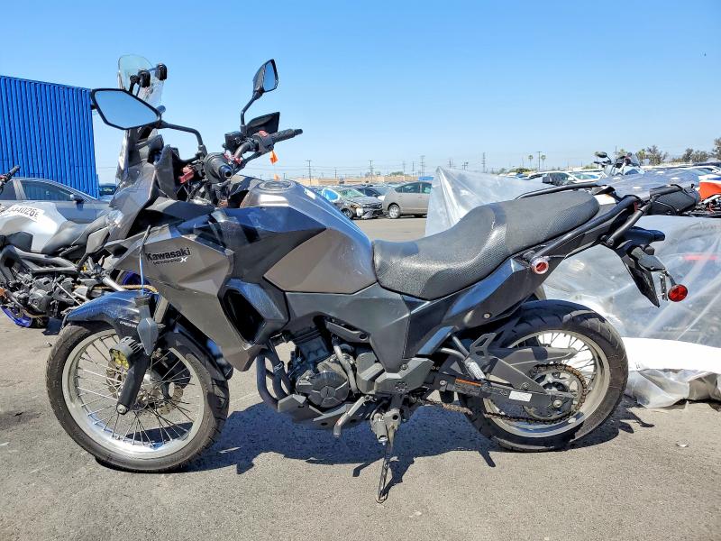 51531086 :رقم المزاد ، JKALE8C13HDA00304 vin ، 2017 Kawasaki Kle300 مزاد بيع