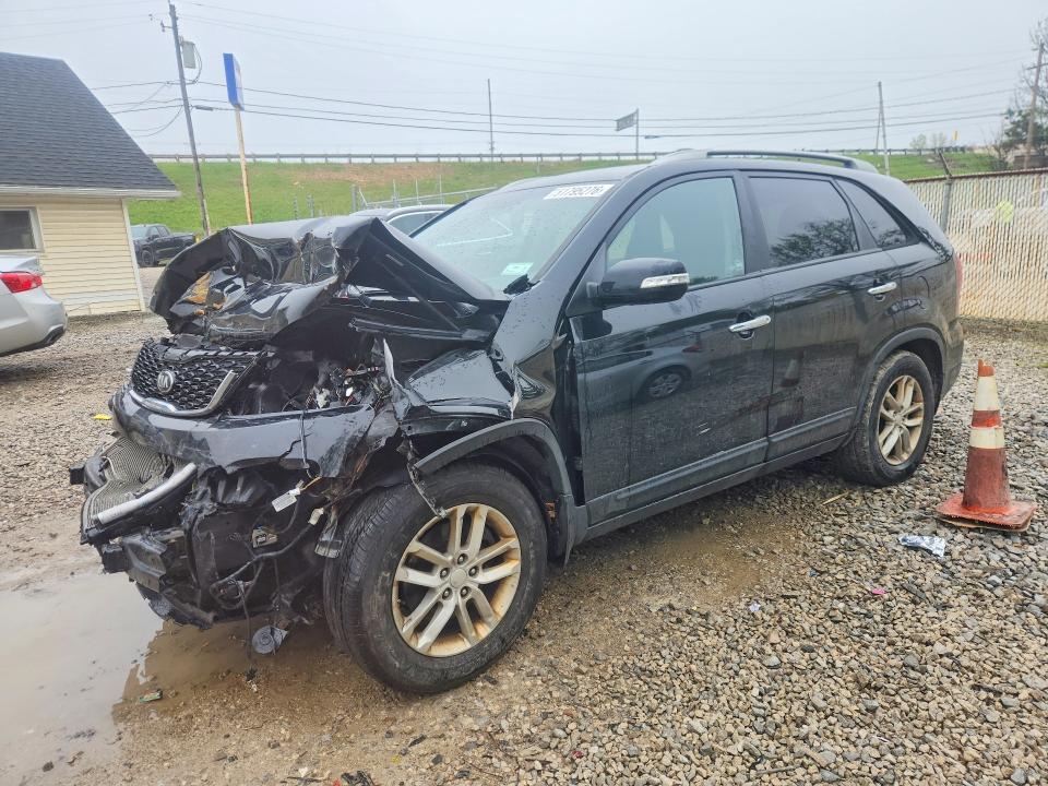 51795276 :رقم المزاد ، 5XYKT4A61FG632924 vin ، 2015 Kia Sorento مزاد بيع