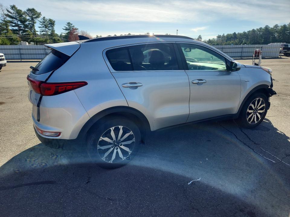2018 Kia Sportage მანქანა იყიდება აუქციონზე, vin: KNDPNCAC2J7310850, აუქციონის ნომერი: 49620216