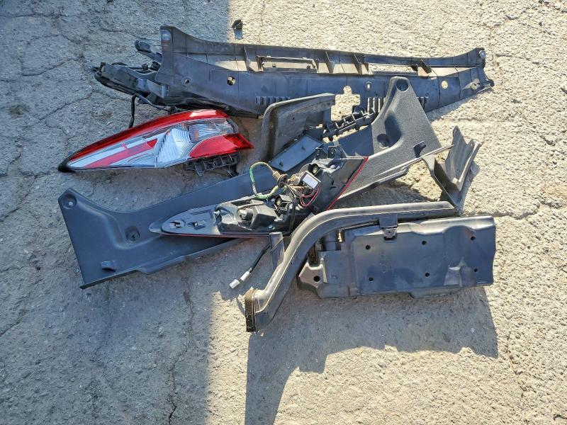 2018 Toyota Camry მანქანა იყიდება აუქციონზე, vin: 4T1B11HKXJU638957, აუქციონის ნომერი: 51190626