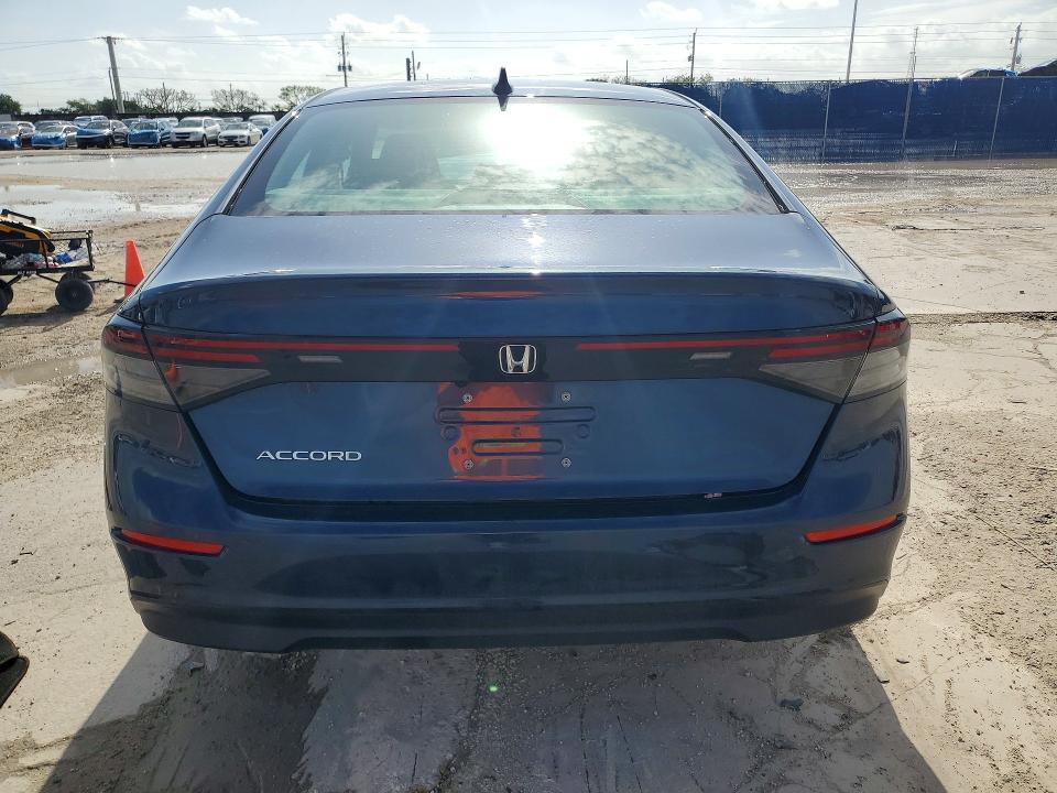 50601066 :رقم المزاد ، 1HGCY1F36RA064565 vin ، 2024 Honda Accord مزاد بيع