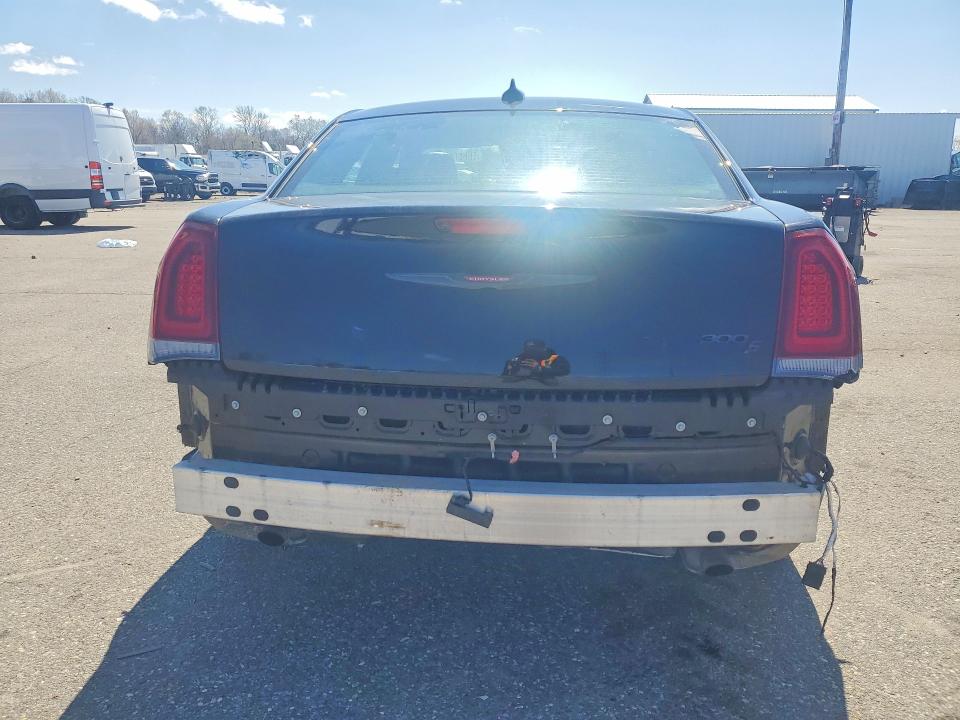 2023 Chrysler 300 მანქანა იყიდება აუქციონზე, vin: 2C3CCABG7PH585187, აუქციონის ნომერი: 48346156