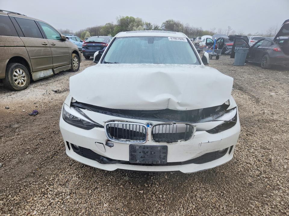 47007606 :رقم المزاد ، WBA3C3C52FK202961 vin ، 2015 Bmw 320 مزاد بيع