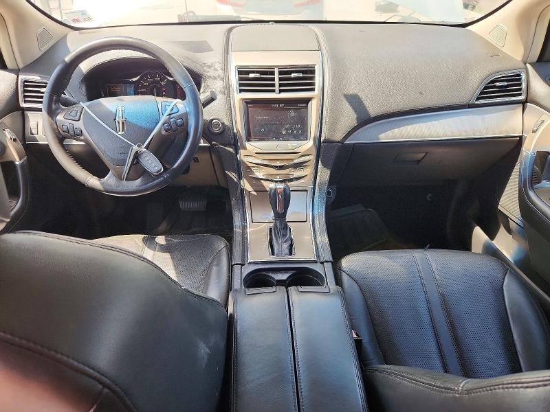 49714826 :رقم المزاد ، 2LMDJ6JK3BBJ03559 vin ، 2011 Lincoln Mkx مزاد بيع