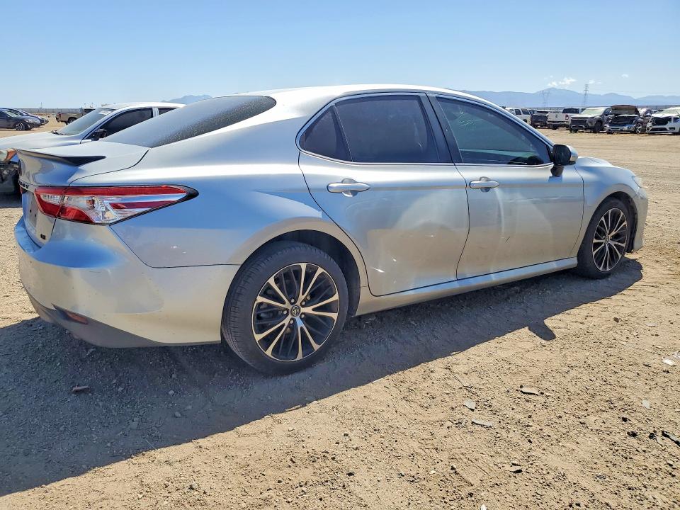 2018 Toyota Camry მანქანა იყიდება აუქციონზე, vin: 4T1B11HK1JU108828, აუქციონის ნომერი: 51442666